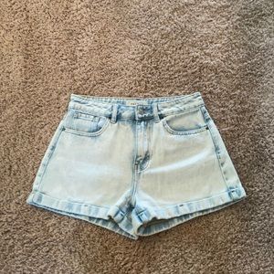 PacSun Light Wash Denim Mom Short 25